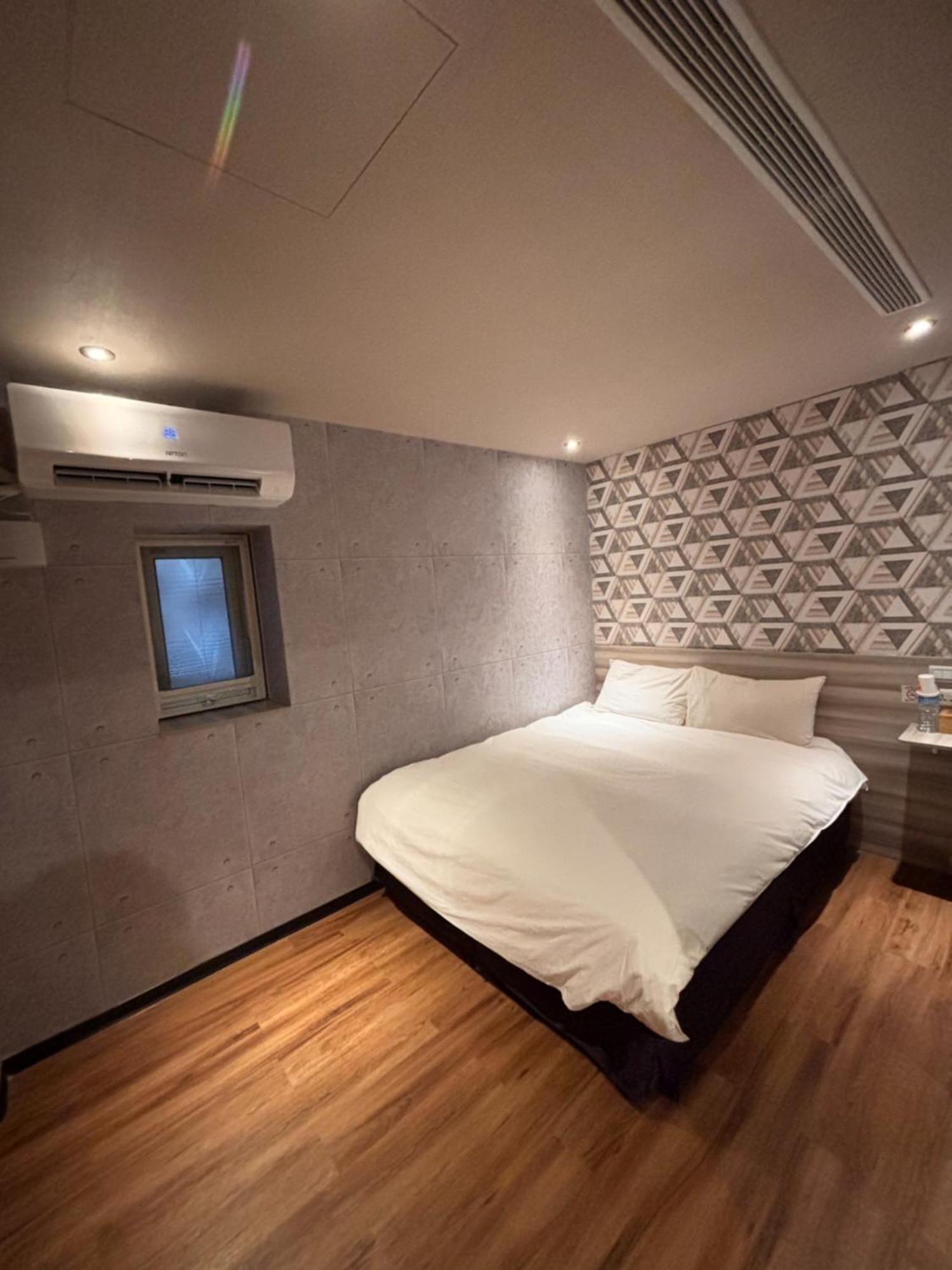 Bed and Breakfast Smile comma Taipei Esterno foto